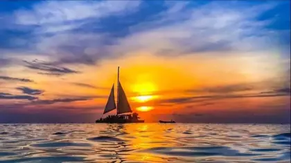 /Book_Tours/10.-Catamaran-sunset.jpg