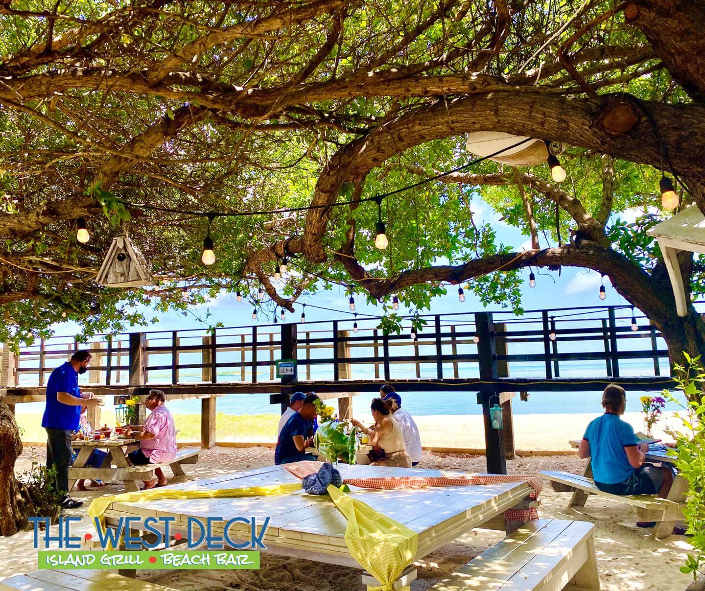 The West Deck Aruba: Beachfront Grill in Oranjestad