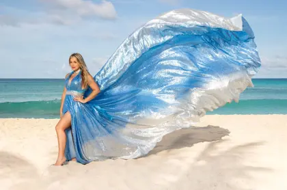 /Discover_Aruba/vestido-azul-1-2-scaled.jpg