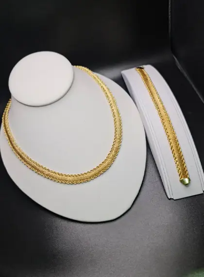 Gemstones_International_(3)_-_verkleind