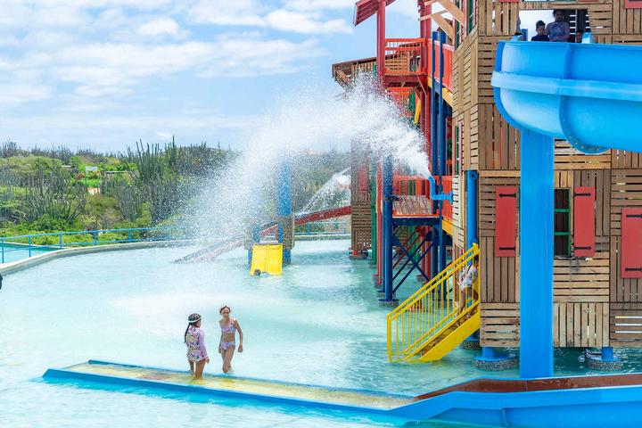 Island_Bus_Tour_&_Aruba_Water_Park_–_Aruba_Water_Park_(8)_-_Verkleind
