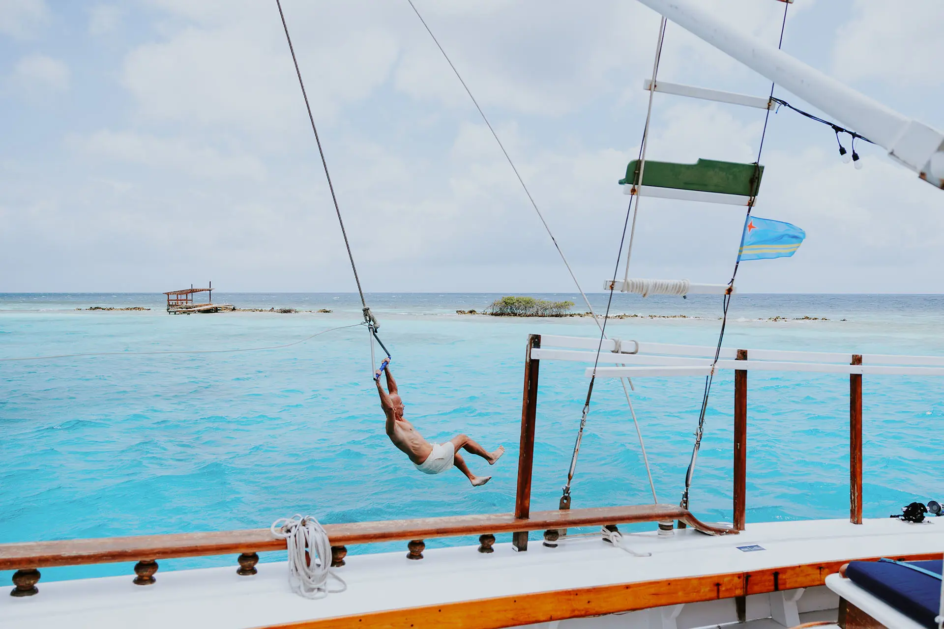 Luxury_Lagoon_Cruise_(15)_-_verkleind