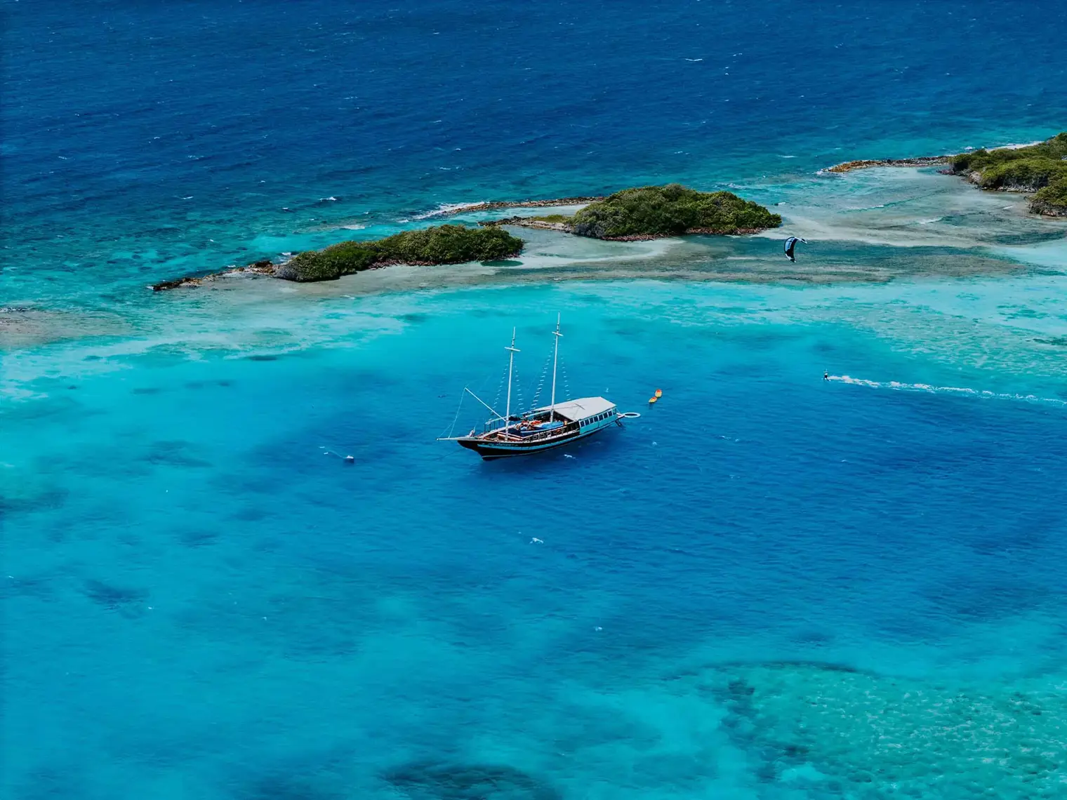 Luxury_Lagoon_Cruise_(18)_-_verkleind