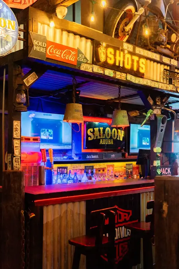 The Saloon Bar Aruba (4)