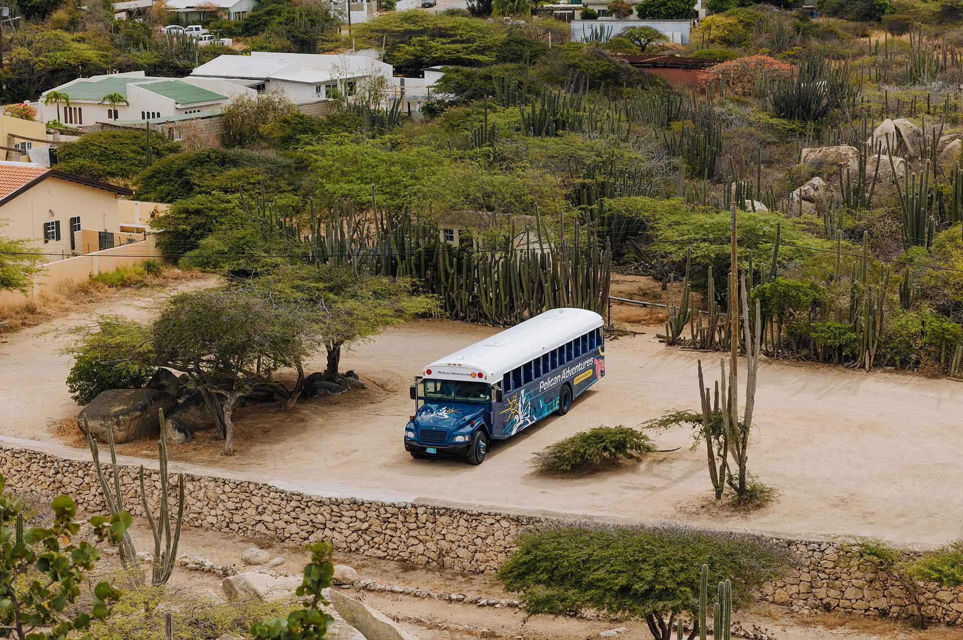 Pelican_Adventures_Bus_tours_(4)_-_Verkleind