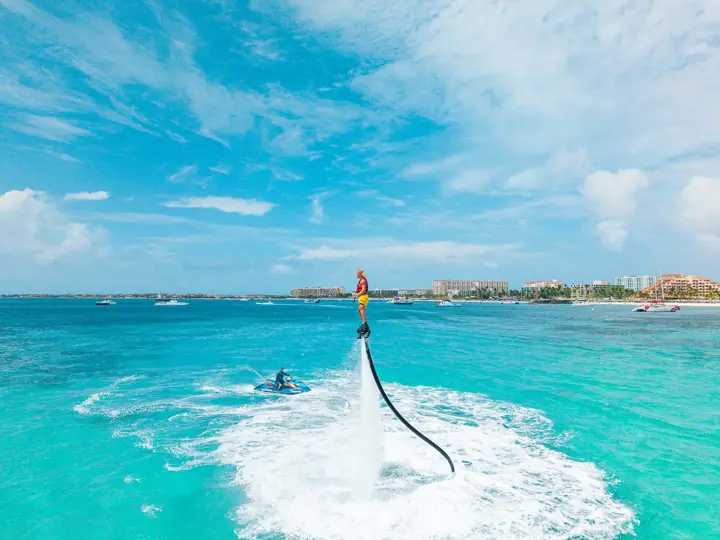 Flyboard, Jetovator, Freedom Flyer e Jetpack | Delphi Watersports Aruba