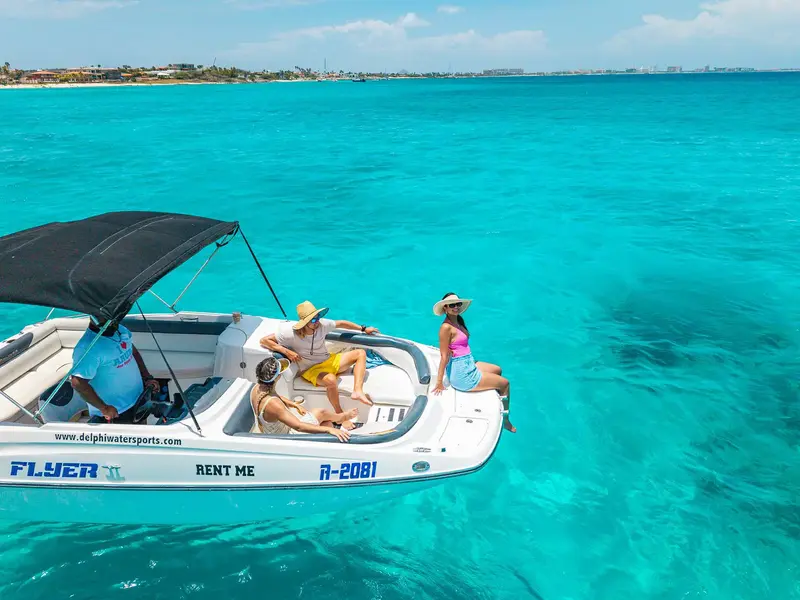 Private boat ride with Delphi