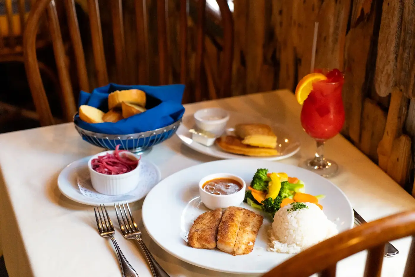 Aruba’s Diverse Culinary Scene: Local Food, Restaurants, and Island Flavors